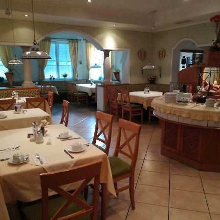 Leonsteinerhof Bed & Breakfast Bagian luar foto