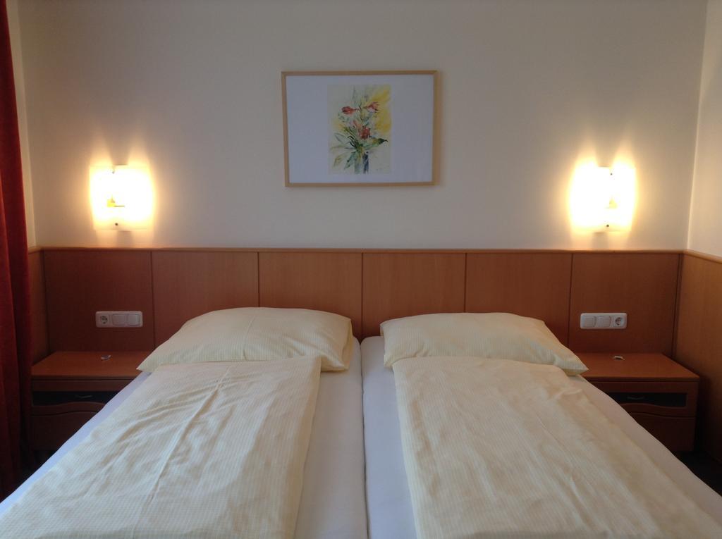 Leonsteinerhof Bed & Breakfast Ruang foto