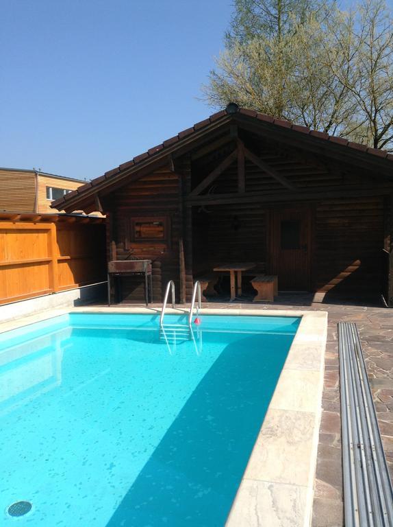 Leonsteinerhof Bed & Breakfast Bagian luar foto