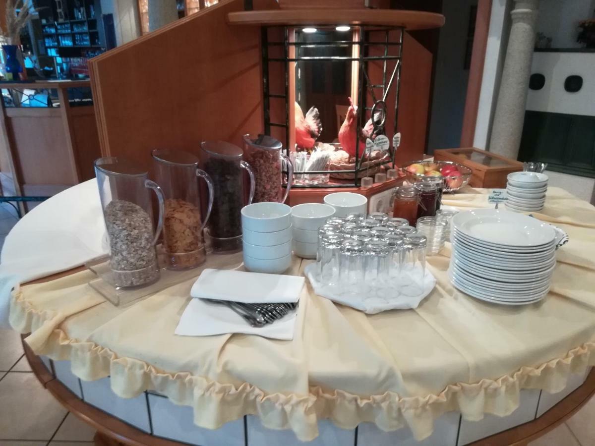 Leonsteinerhof Bed & Breakfast Bagian luar foto
